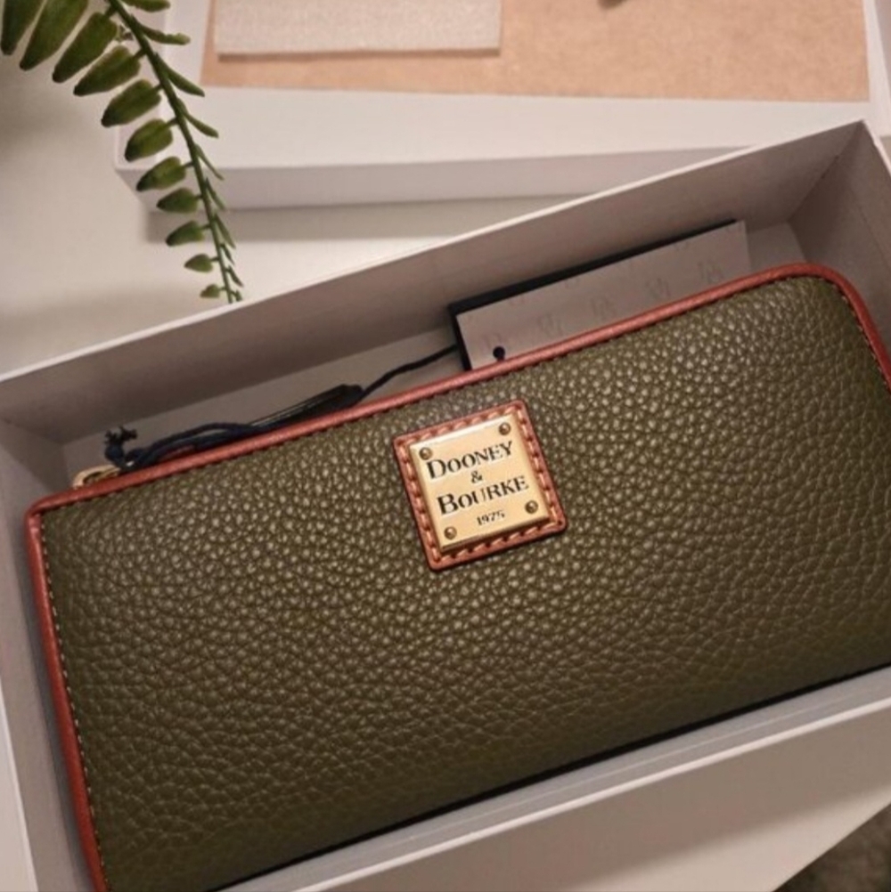 Dooney & Bourke Pebble Grain Zip Clutch Olive NEW WITH TAGS